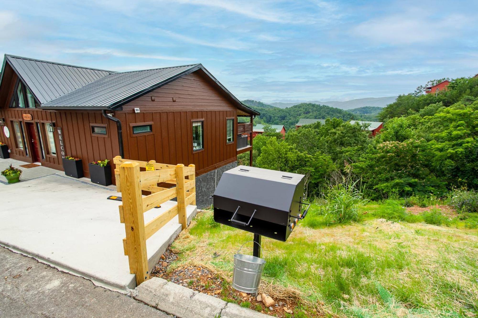 Bearly Haus -Views, Hot Tub, Pool & Xbox! Villa Pigeon Forge Exterior foto