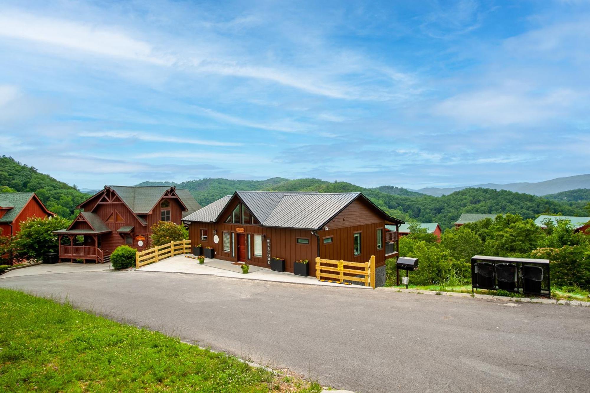 Bearly Haus -Views, Hot Tub, Pool & Xbox! Villa Pigeon Forge Exterior foto